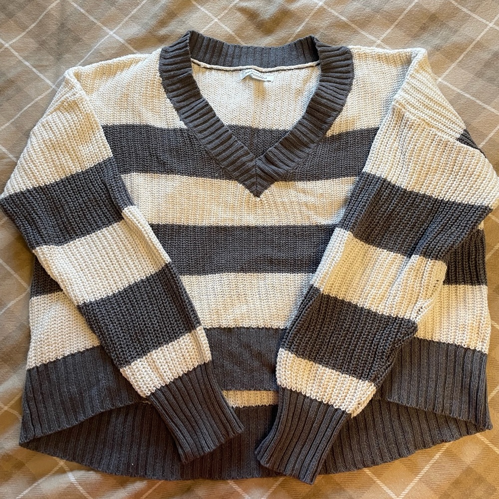 American eagle sweater